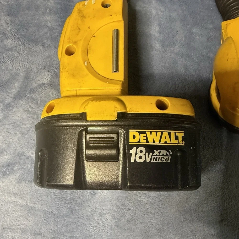 DEWALT DW919 18V Adjustable Neck Flash Light With Battery 18v Xr +nicd
